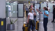 UE suspenderá o uso obrigatório de máscaras em aviões e aeroportos