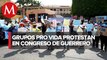 Grupos provida protestan contra legalización del aborto en el Congreso de Guerrero