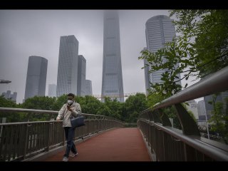 Shanghai tightens lockdown despite declining COVID cases