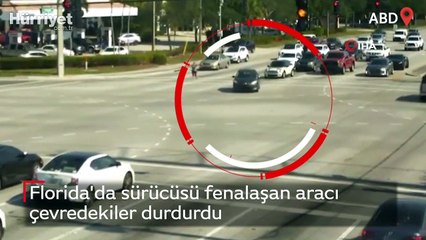Florida'da sürücüsü fenalaşan aracı çevredekiler durdurdu