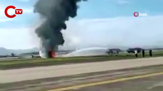 Çin'de yolcu uçağı kalkış sırasında alev aldı