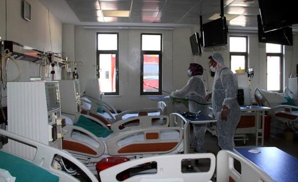 Hastanede maske takmak zorunlu mu? Maske zorunluluğu var mı, kalktı mı? Sağlık ocaklarında, polikliniklerde, acil serviste maske zorunluluğu var mı?