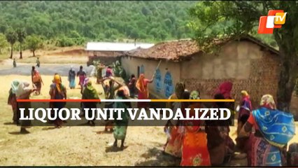 WATCH | Women Ransack Govt Liquor Unit | Anti-Liquor Protest