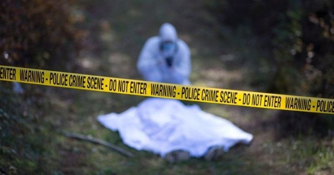 Il meurt subitement d'une crise cardiaque en... enterrant la femme qu'il venait d'étrangler