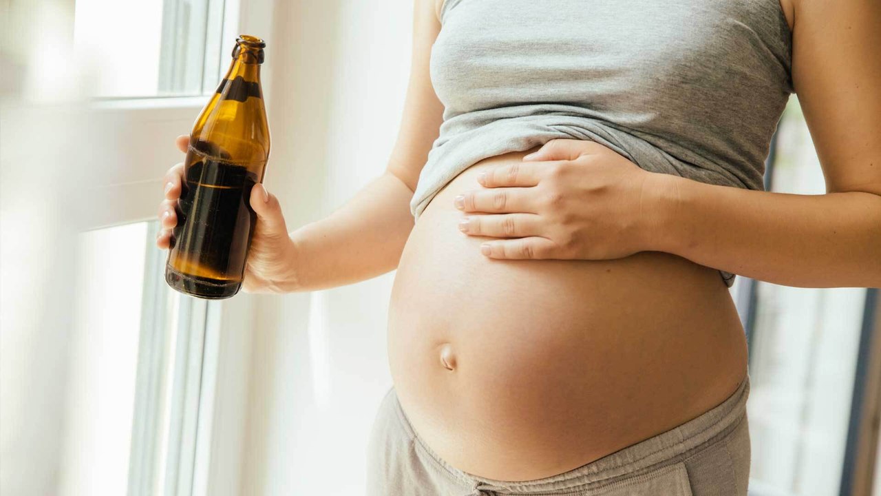 Wie viel alkoholfreies Bier darf ich in der Schwangerschaft trinken?