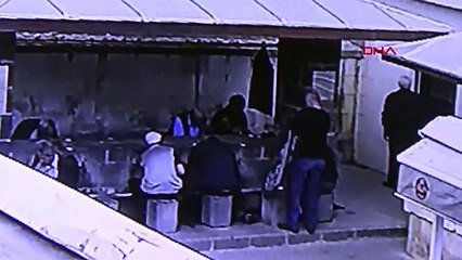 Abdest alırken cebindeki altınları çaldırdı
