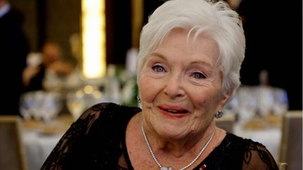 VOICI : "Les filles que j'aurais aimé avoir" : Line Renaud évoque ses relations avec Muriel Robin et Claude Chirac (1)
