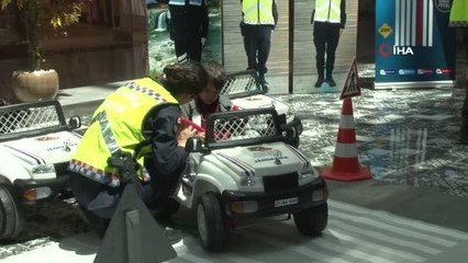 Trafik Haftası'nda vatandaş ve öğrenciler bilgilendirildi