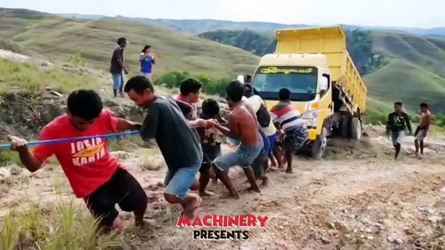 Top 10 Extreme Dangerous Idiots Truck Fails Compilation 2021 Crazy Heavy Equipment Drive skills