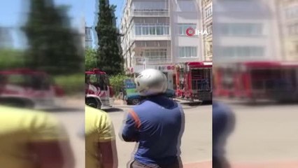 Antalya'da ocakta unutulan süt tenceresi panik oluşturdu, apartman sakinleri sokağa döküldü.