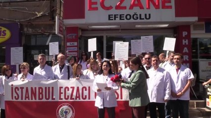 Eczacılar, Çapa Tıp Fakültesi'nin Önünden Seslendi: "Artık Dayanacak Gücümüz Kalmadı, Bıçak Kemiğe Dayandı"