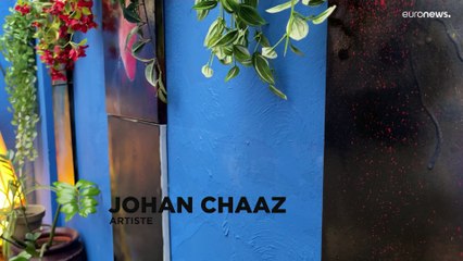 Street art : cœurs et perfusions romantiques par l'artiste lyonnais Johan Chaaz