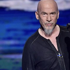 VOICI SOCIAL  "Difficile de chanter trop longtemps" : Florent Pagny se confie sur la suite de sa carrière