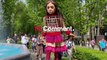 Ukraine: puppet of Syrian refugee girl 'Little Amal' arrives in Lviv
