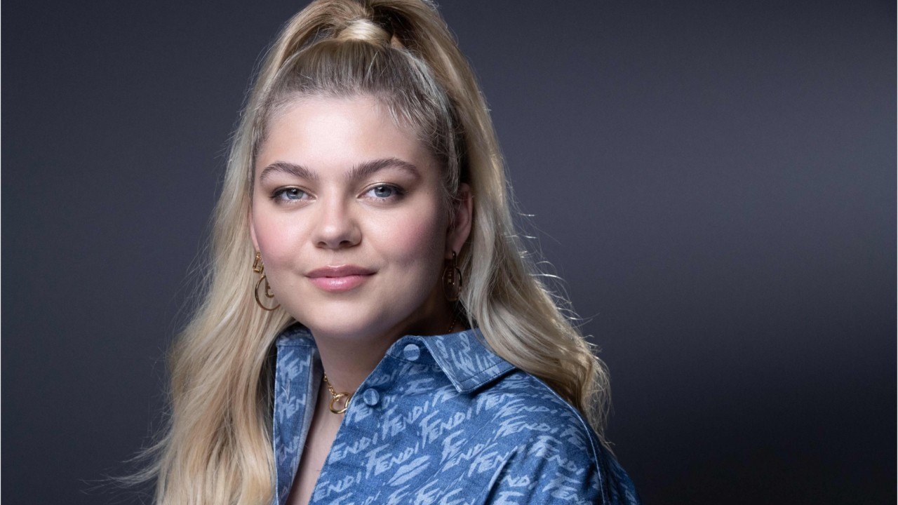 Voici : Louane critiquée sur sa manière d'éduquer sa fille : ces remarques violentes qu'elle reçoit sur les réseaux sociaux