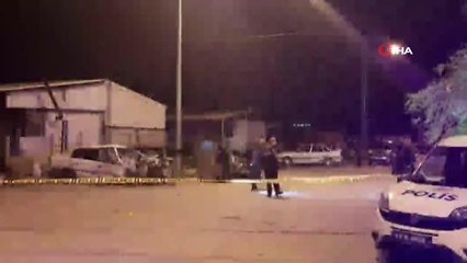 Son dakika haberi: İçerisinde 2 kişinin bulunduğu otomobile düzenlenen silahlı saldırıda 1'i ağır iki kişi yaralandı