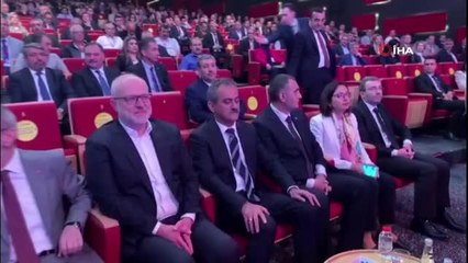 Milli Eğitim Bakanı Özer: "Yarın uzman öğretmenlik ve baş öğretmenlikle ilgili eğitim programını ve sınav takvimini paylaşacağız"