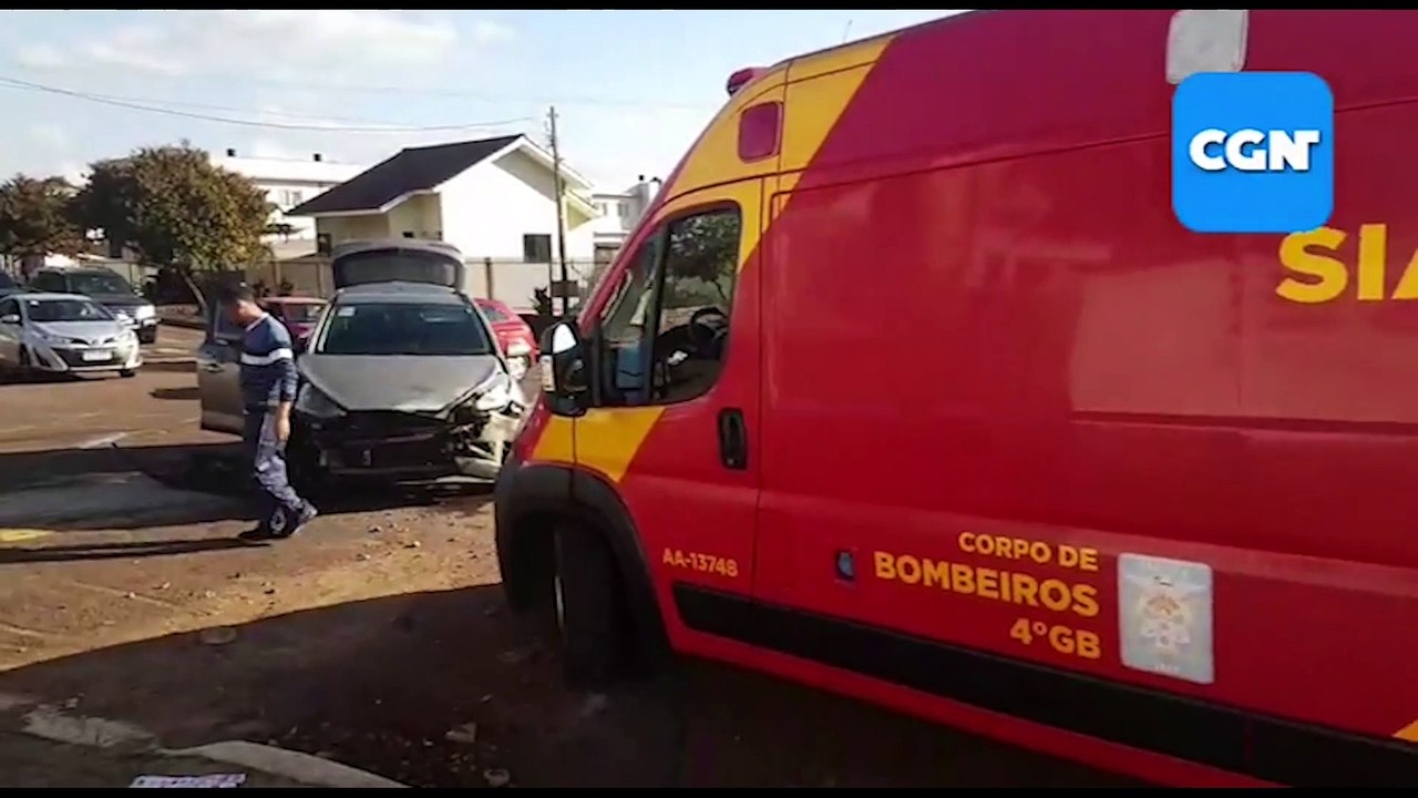 Gestante fica ferida após se envolver em colisão na Rua Vitória, no Parque São Paulo