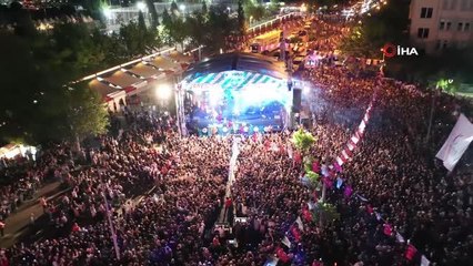 Manisalı gençler Oğuzhan Koç konseri ile coştu