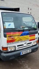 'Gertrudis', descargando material humanitario en Borodyanka.