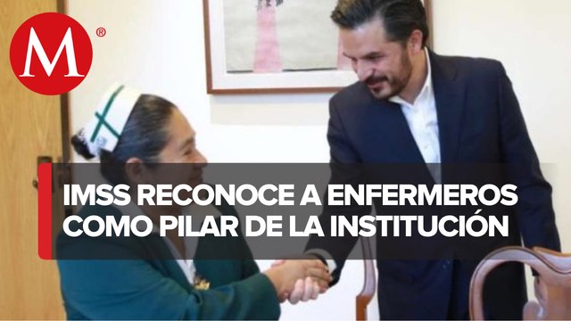 Enfermeras y enfermeros reciben la condecoración Miguel Hidalgo en su día