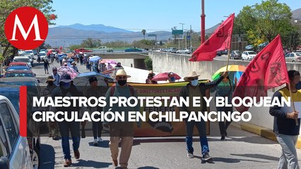 En segundo día de protesta, maestros bloquean FDEEG; Guerrero