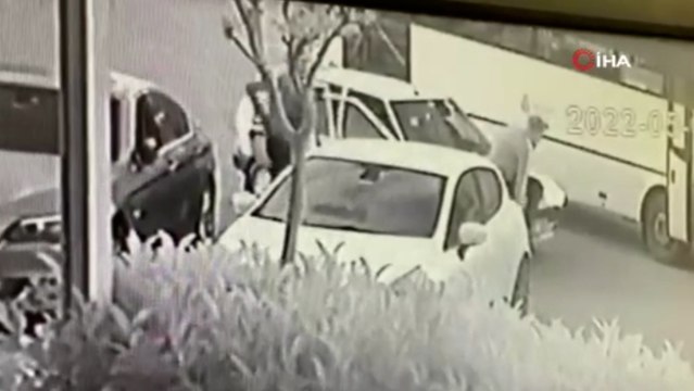 Büyükçekmece'de pişkin hırsızlar kamerada