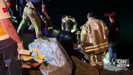 Kayalıklara sıkıştı: 3,5 saat kurtarılmayı bekledi