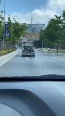 BEYKOZ'DA OTOMOBİL BAGAJINDA TEHLİKELİ YOLCULUK