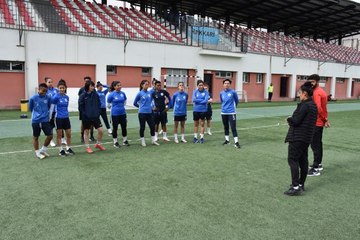 Hakkarigücü Kadın Futbol Takımı, şampiyonluk hedefiyle Fenerbahçe karşısına çıkacak