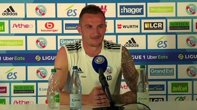 C'est que la première année qu'il est au club, je veux pas réveler ses secrets