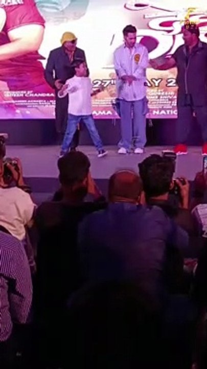 Varun Dhawan Dance With Kid