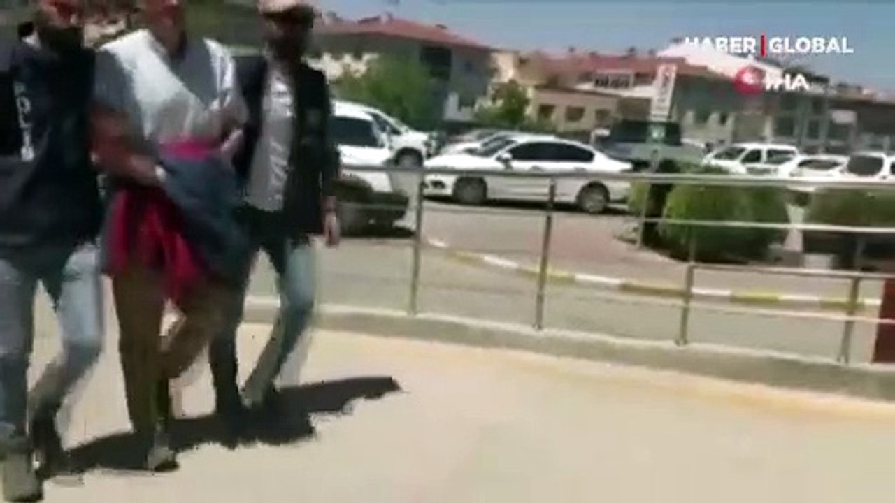 DEVA Partisi kurucu üyesi Metin Gürcan polise teslim oldu