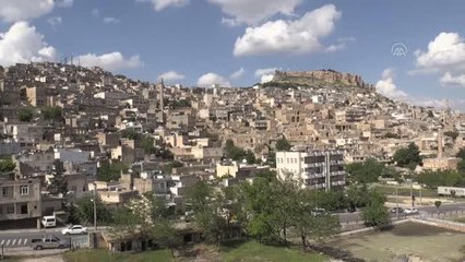 Engellilere tekerlekli sandalye ve ortopedik yatak desteği