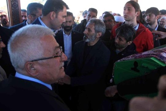 Son dakika haber... Bakan Kurum, trafik kazası sonucu hayatını kaybeden üniversite öğrencisinin cenaze törenine katıldı
