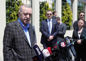 "Şu anda İsveç ve Finlandiya ile ilgili gelişmeleri takip ediyoruz ama olumlu düşünce içinde değiliz"