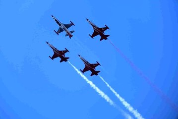 Türk Yıldızları, İskenderun'daki gösteri uçuşu öncesinde prova yaptı