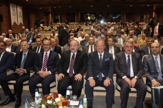 BAKAN VARANK GÜÇLÜ SANAYİMİZ ALTERNATİF ÜRETİM ÜSSÜ OLABİLECEĞİNİ TÜM DÜNYAYA İSPAT ETTİ