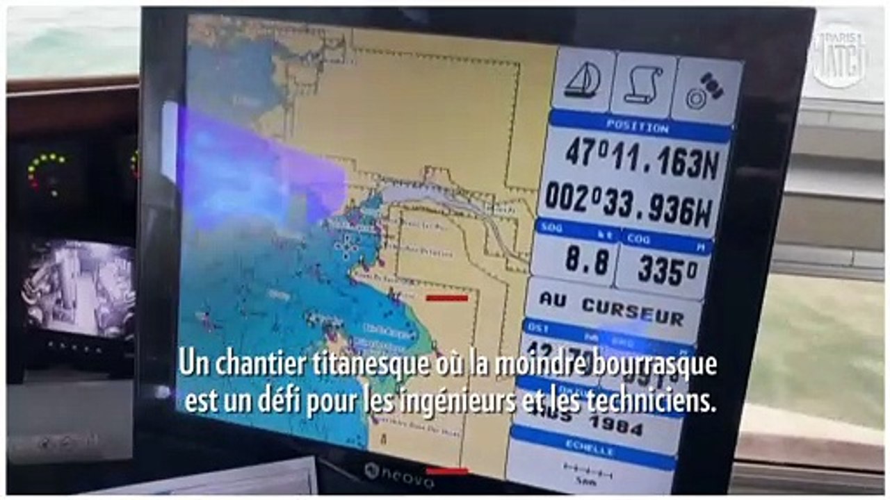 Exclusif - Vol au-dessus des éoliennes en mer de Saint-Nazaire