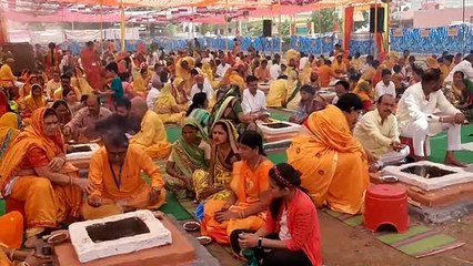 Devotees took initiation of Gayatri Mahamantra