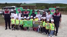 Uşak protokolü Yeşil Karaağaç Göledinde 40 poşet çöp toplandı