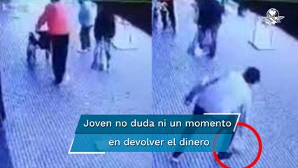 Joven devuelve 12 mil pesos que se le cayeron a un abuelito y se hace viral