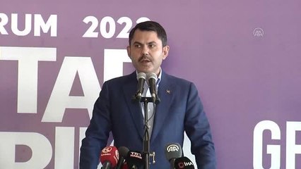 Bakan Kurum, Erzurum 2022 Kitap Fuarı'nı gezdi