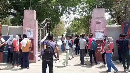 आधे से कम युवाओं ने दिखाई दिलचस्पी, फिर भी रोडवेज बस स्टैंड पर रही रेलमपेल