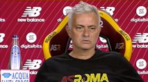 Mourinho protesta en rueda de prensa por los árbitros