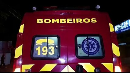 Homem de 32 anos fica ferido em acidente entre carro e moto na Rua das Palmeiras
