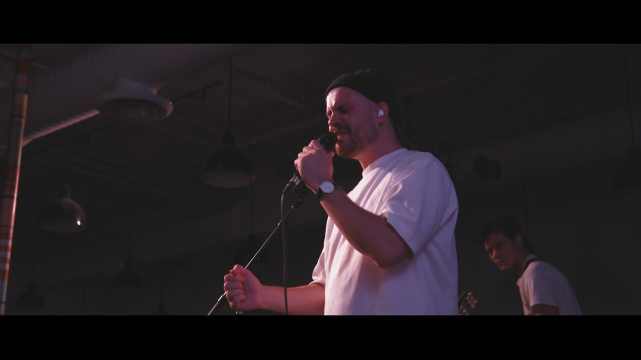 UPPERROOM Primer Amor video Dailymotion