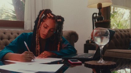 Isis Orbelli - Amor Em Cima Dos Beats