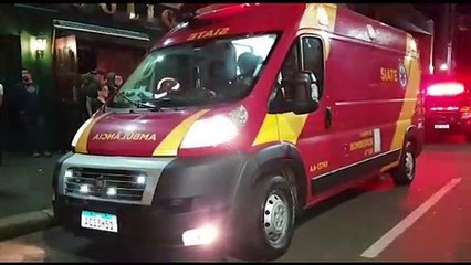 Jovem empurrado de calçada é atropelado por ônibus na Rua Paraná e fica gravemente ferido