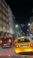 SULTANGAZİ'DE ASKER KONVOYUNDAKİ ARAÇ, PARK HALİNDEKİ MİNİBÜSE ÇARPTI